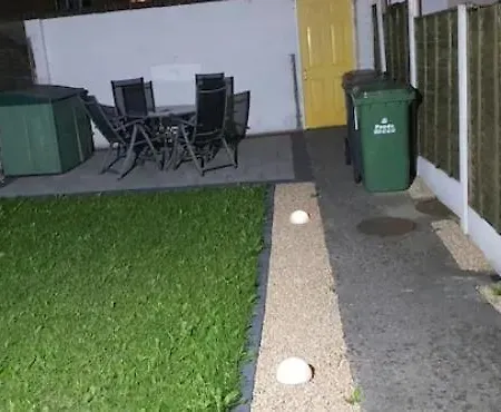 4 Cosy Bedrooms Near Airport & 7people