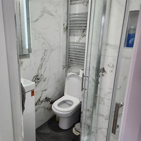 4 Cosy Bedrooms Near Airport & 7people *