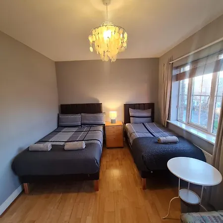 Quarto em Acomodações Particulares 3 Cosy Bedrooms Near Airport &