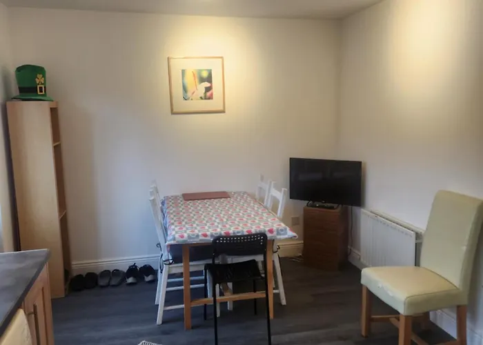 4 Cosy Bedrooms Near Airport & 7people