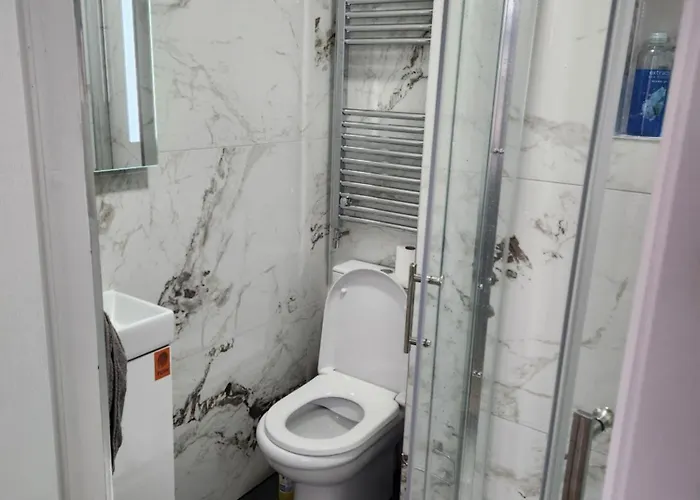 4 Cosy Bedrooms Near Airport & 7people *