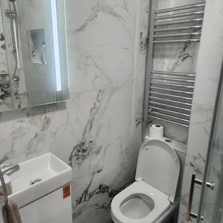 4 Cosy Bedrooms Near Airport & 7people Privat bolig *